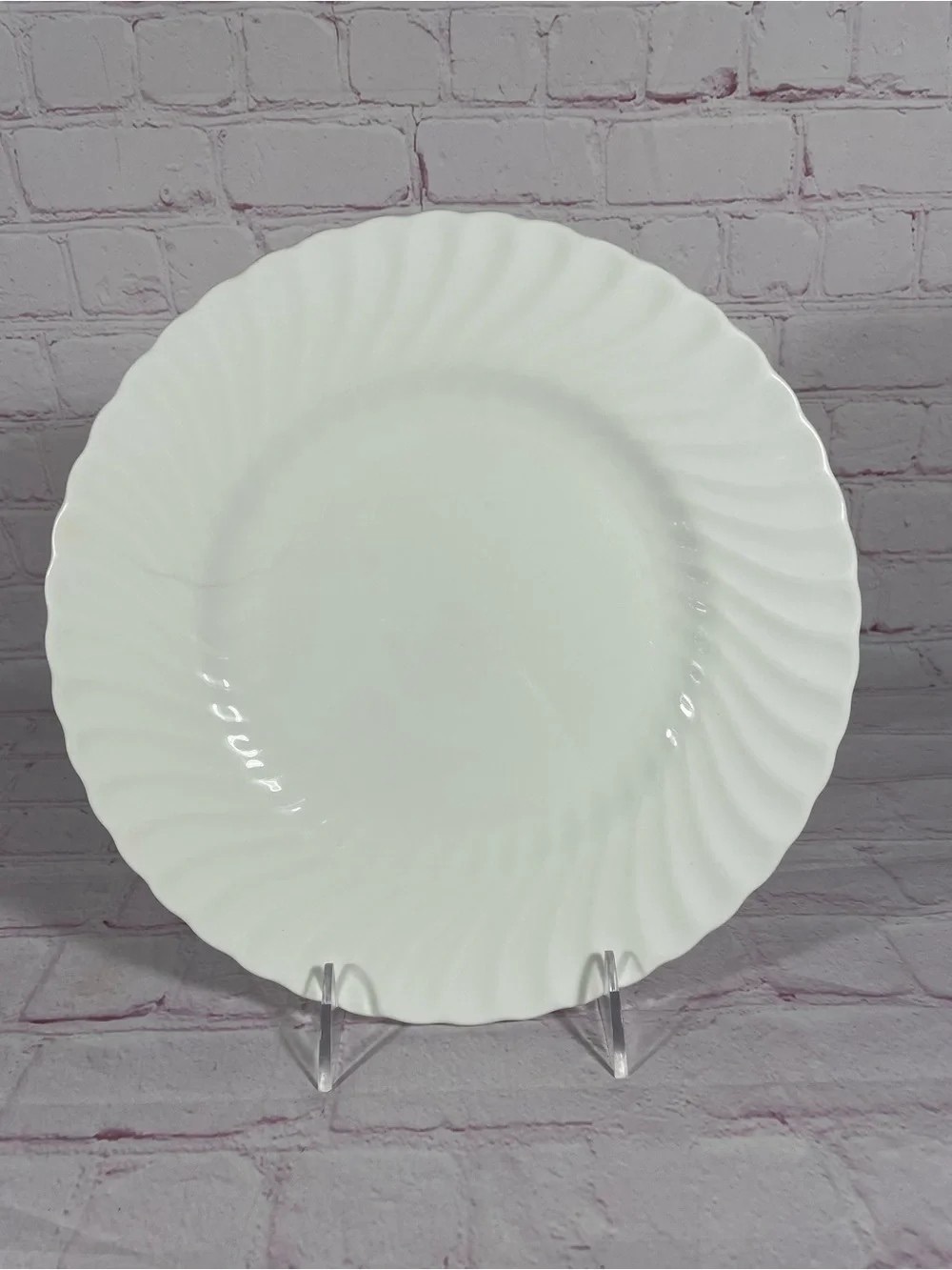 Classic White Swirl Dinner Plate - Elegant Home Dining